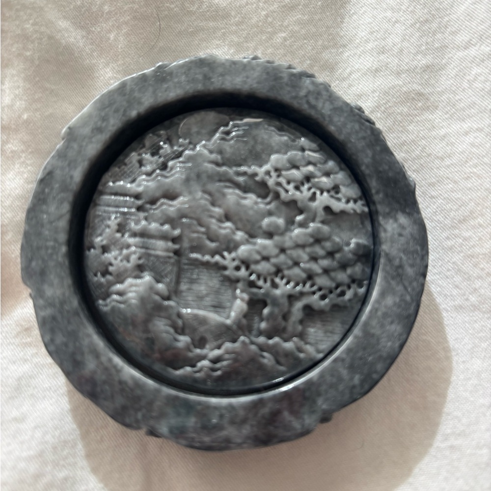 Wuji Jadiete Carved Bangle and Pendant Set